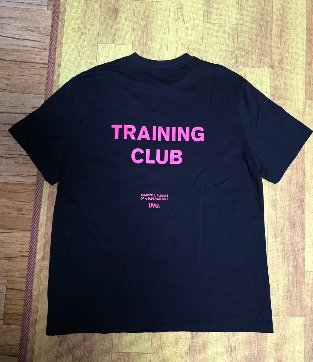 Unisex uvu club training club t-shirt Tシャツ Casual Training Club